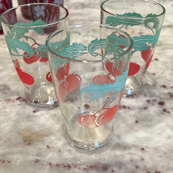 Vintage cherry juice glasses 3 - Picture 2 of 6